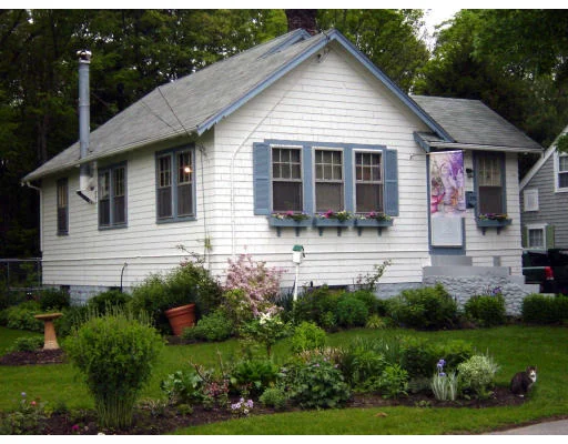 Unit for sale at 278 Central Street, Weymouth, MA 02190