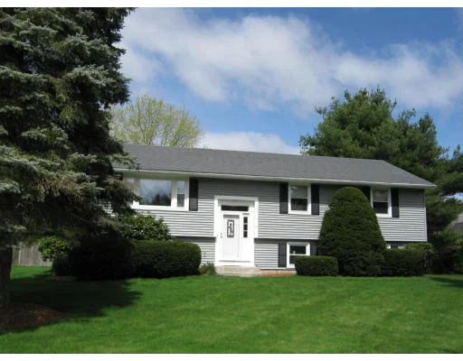Unit for sale at 4 Longfellow Rd, Northborough, MA 01532