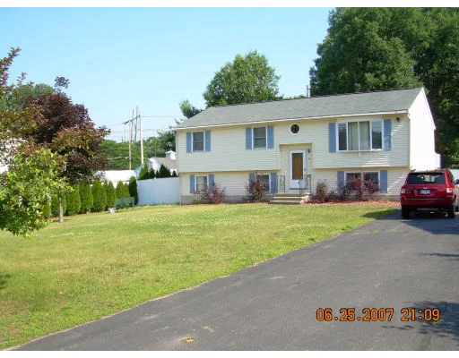 Unit for sale at 14 Cinnamon Cir, Tewksbury, MA 01876