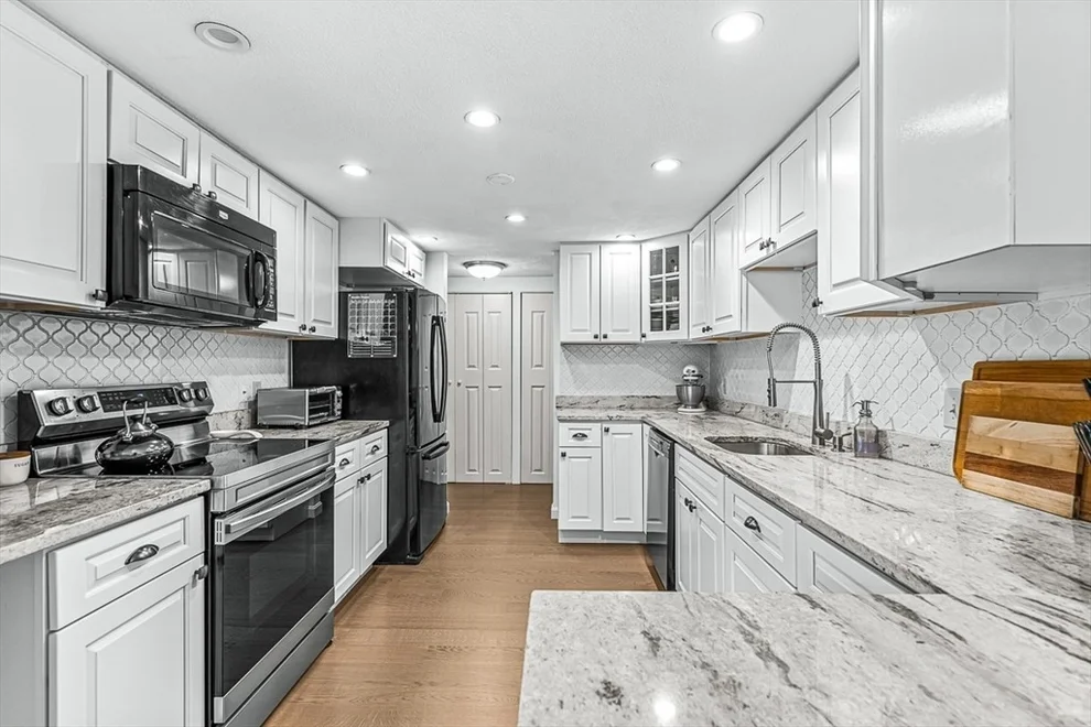 Unit for sale at 1100 Salem Street, Lynnfield, MA 01940