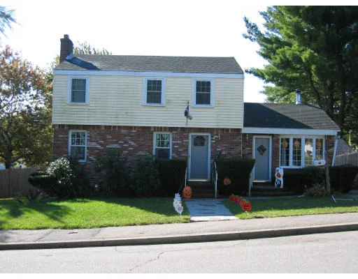 Unit for sale at 8 Mamie Rd, Weymouth, MA 02190