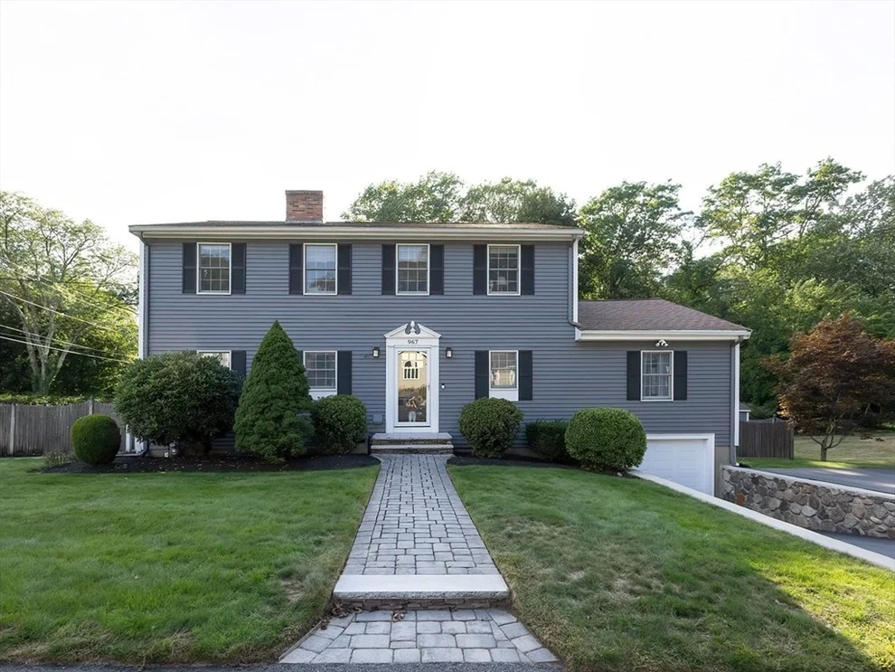 Unit for sale at 967 Summer St, Lynnfield, MA 01940