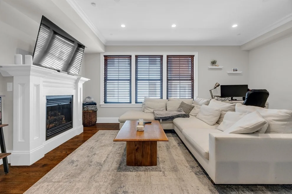 Unit for sale at 160 W Broadway, Boston, MA 02127