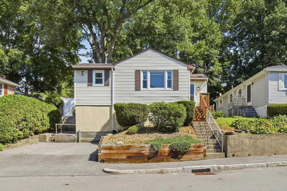 Unit for sale at 19 Harold St, Worcester, MA 01604