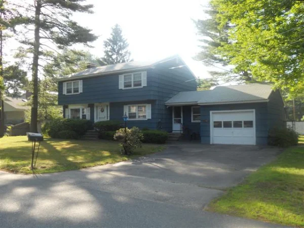 Unit for sale at 3 Garrison Road, Salem, NH 03079