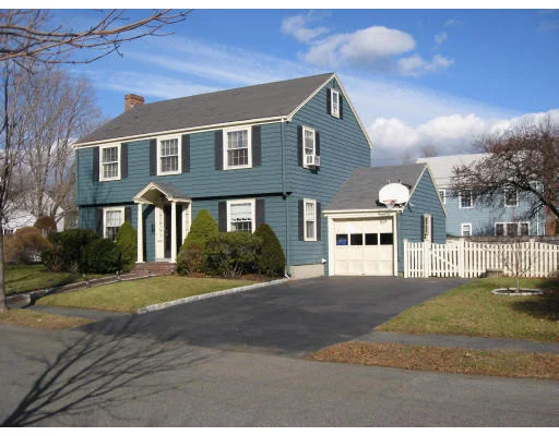 Unit for sale at 34 Hereford Rd, Marblehead, MA 01945