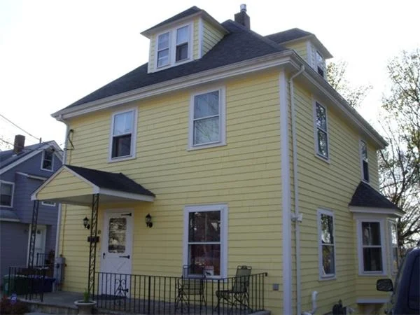 Unit for sale at 10 Cliff Rd, Newton, MA 02464