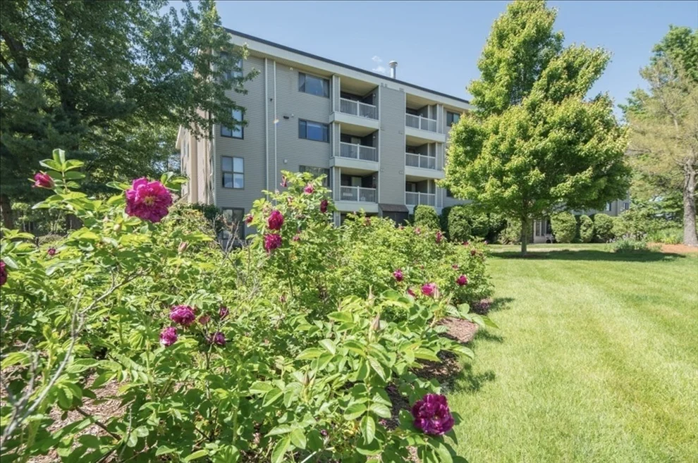 Unit for sale at 255 North Rd, Chelmsford, MA 01824