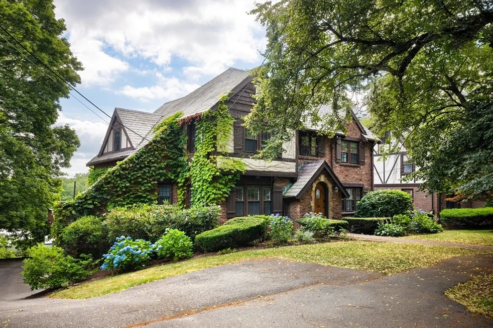 Unit for sale at 55 Goodnough Rd, Brookline, MA 02467