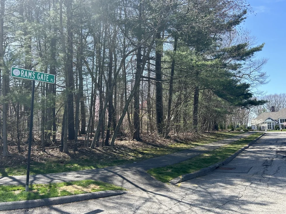 Unit for sale at 1 Rams Gate Place, Shrewsbury, MA 01545