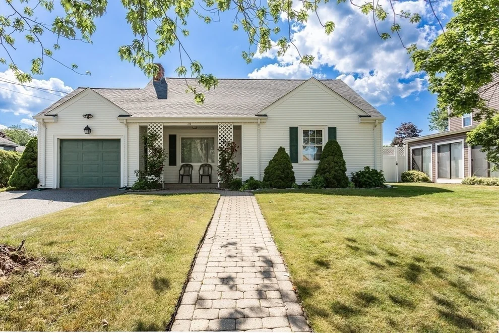 Unit for sale at 111 Mount Vernon Ave, Somerset, MA 02726