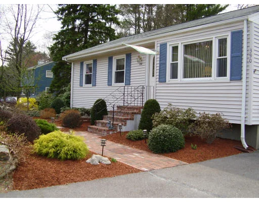 Unit for sale at 390 Pond St, Franklin, MA 02038