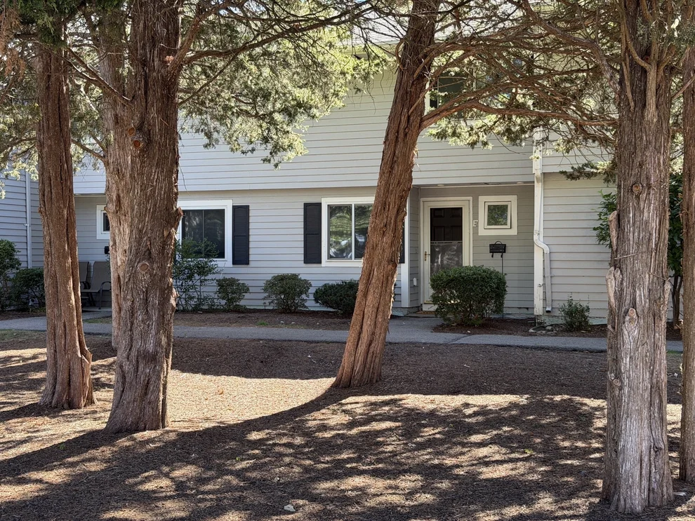 Unit for sale at 12 Beals Cove Rd, Hingham, MA 02043