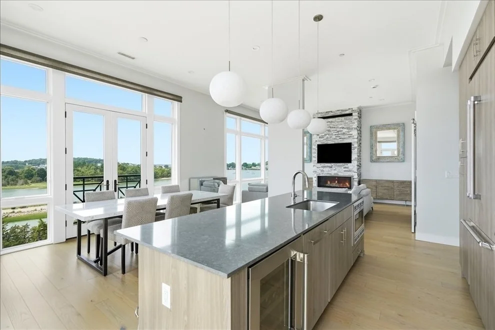 Unit for sale at 10 Shipyard Dr, Hingham, MA 02043