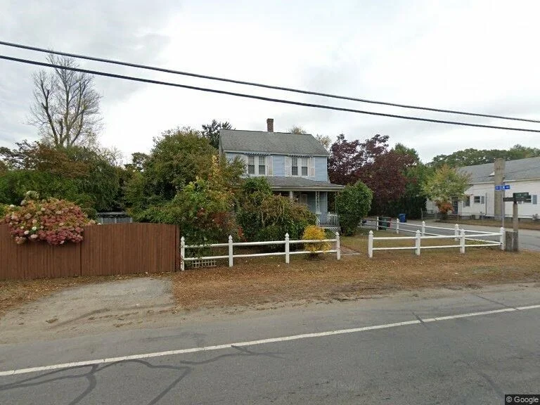 Unit for sale at 394 Woburn St, Lowell, MA 01852