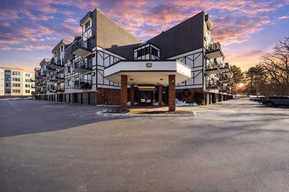 Unit for sale at 9 Broadway, Saugus, MA 01906