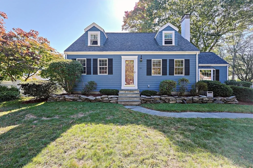 Unit for sale at 66 Crestwood Cir, Norwood, MA 02062