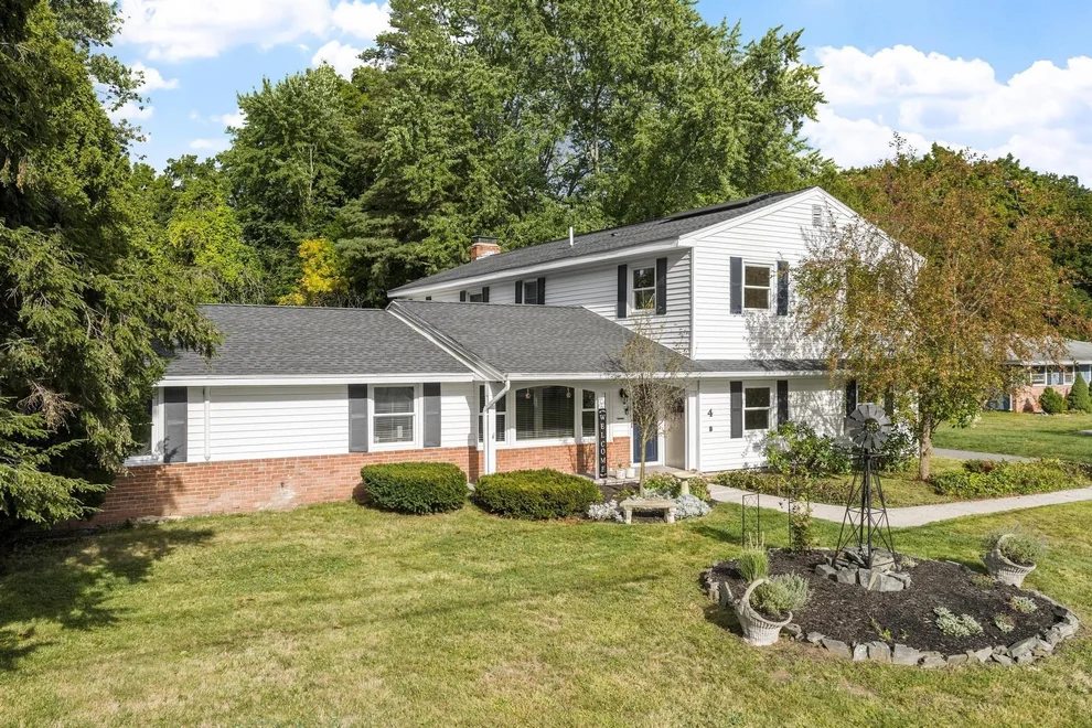Unit for sale at 4 Derringer Rd, Chelmsford, MA 01824