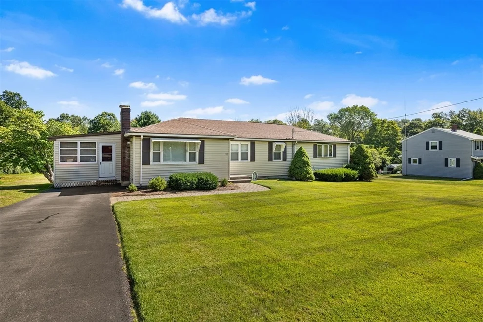 Unit for sale at 132 S High St, Foxboro, MA 02035