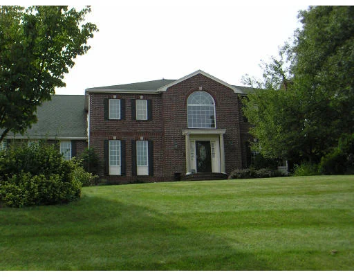 Unit for sale at 10 Anjim Ln, Wakefield, MA 01880