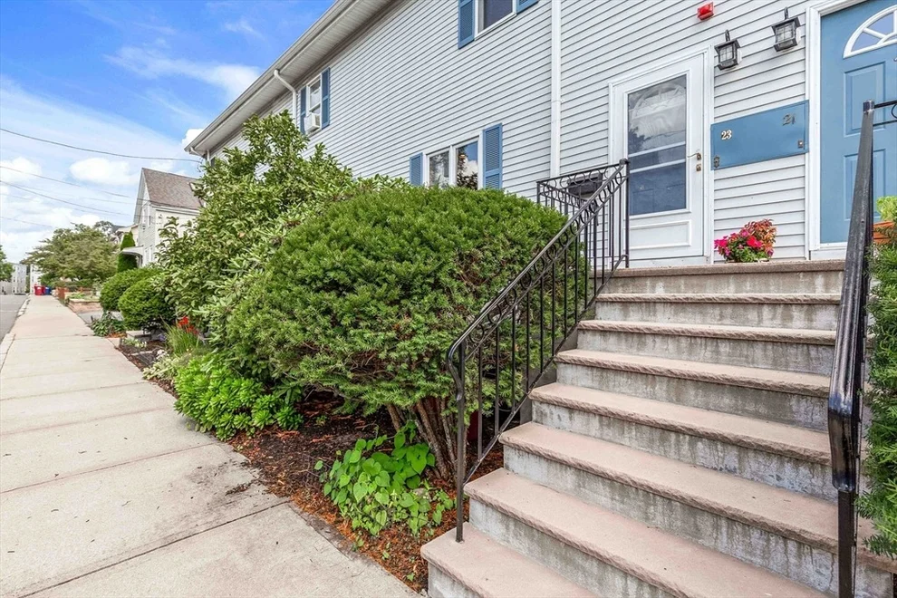 Unit for sale at 23 Waverly Pl, Melrose, MA 02176