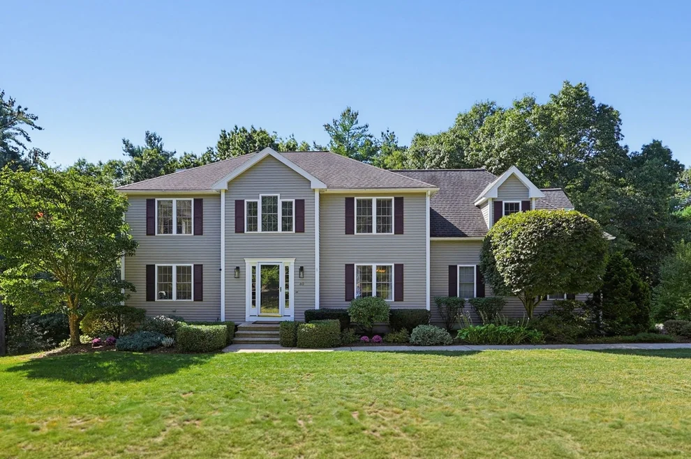 Unit for sale at 40 Heritage Ave, Ashland, MA 01721