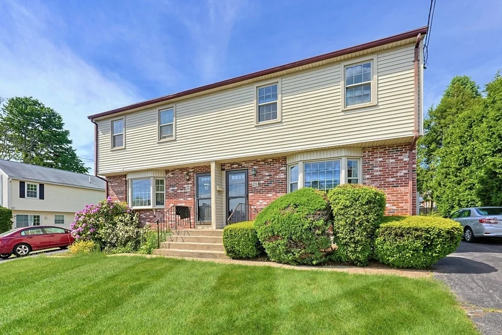 Unit for sale at 276 Central St, Milford, MA 01757