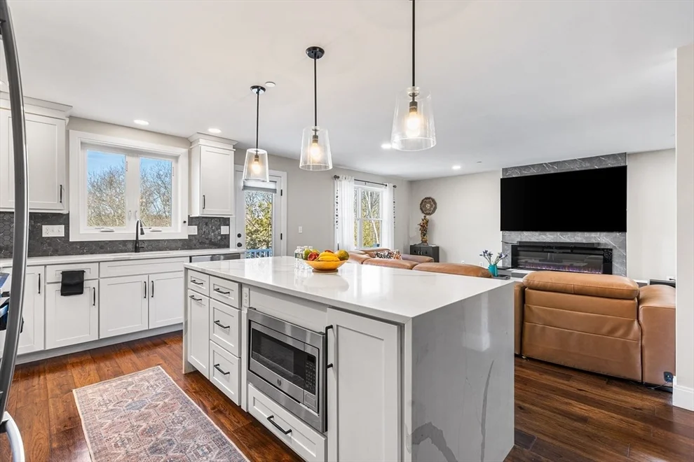 Unit for sale at 11 James Coffin Way, Middleton, MA 01949