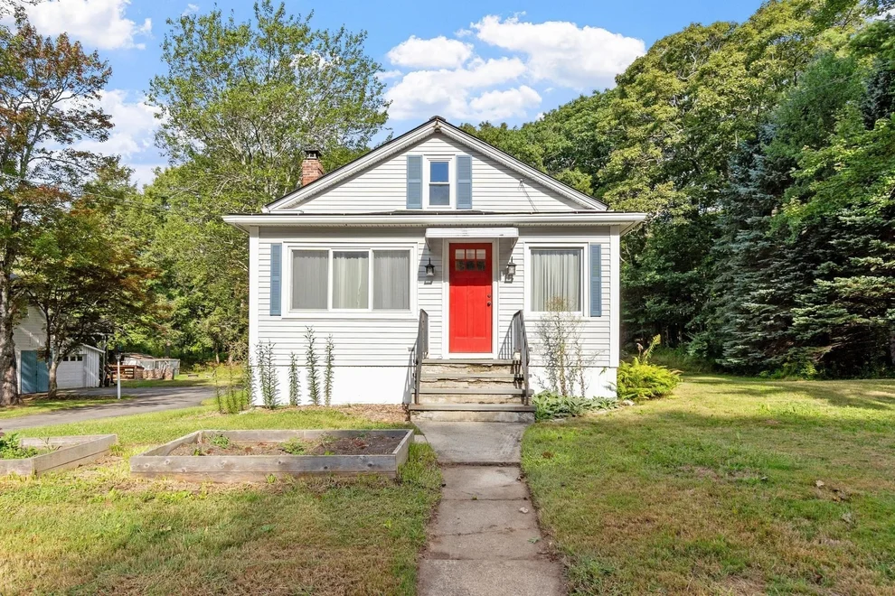 Unit for sale at 322 Pearl Street, Gardner, MA 01440
