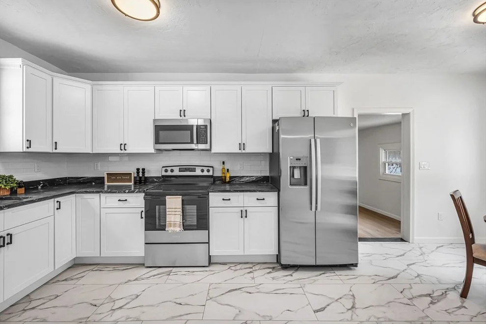 Unit for sale at 72 Nw Schoolhouse Rd, Dudley, MA 01571