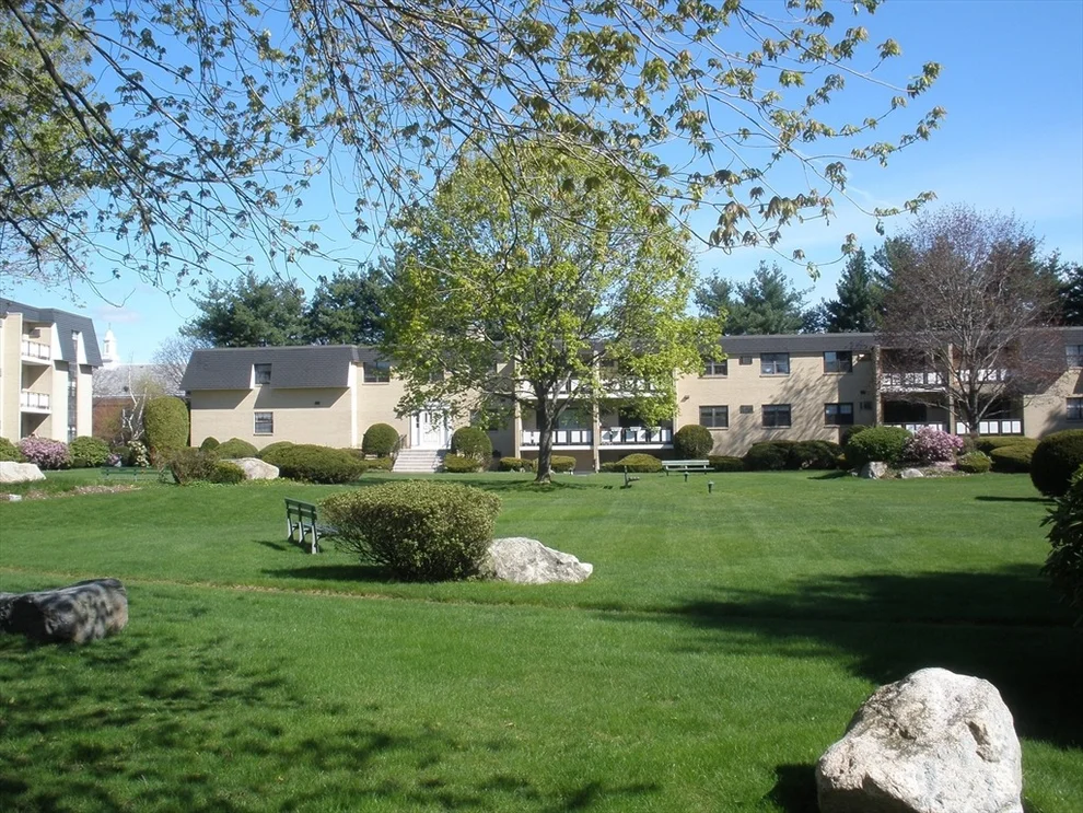 Unit for sale at 64 Bigelow Ave, Watertown, MA 02472