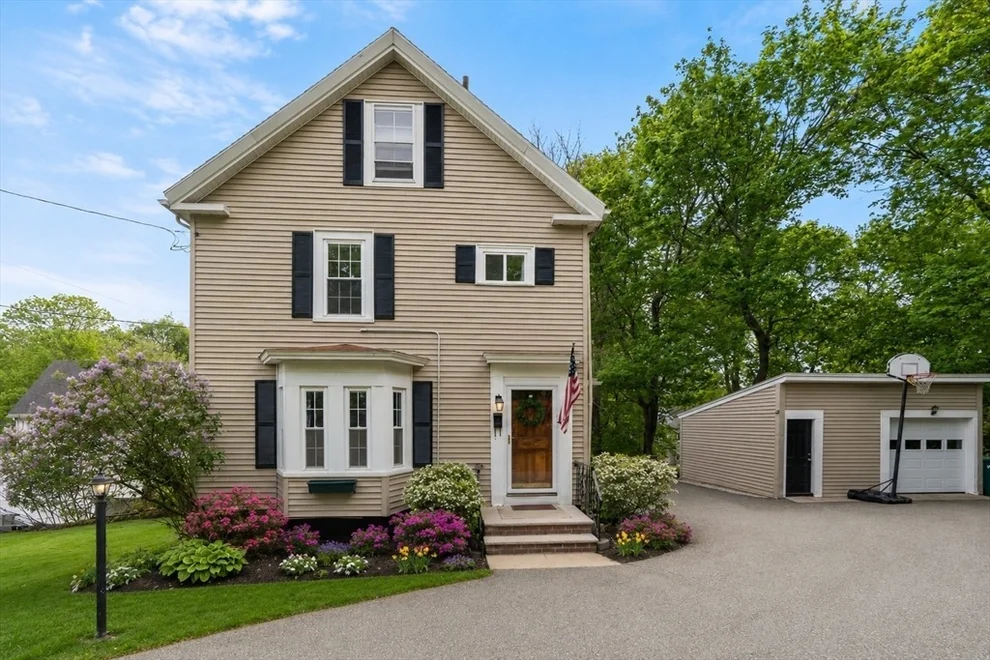 Unit for sale at 69R Eastern Ave, Woburn, MA 01801