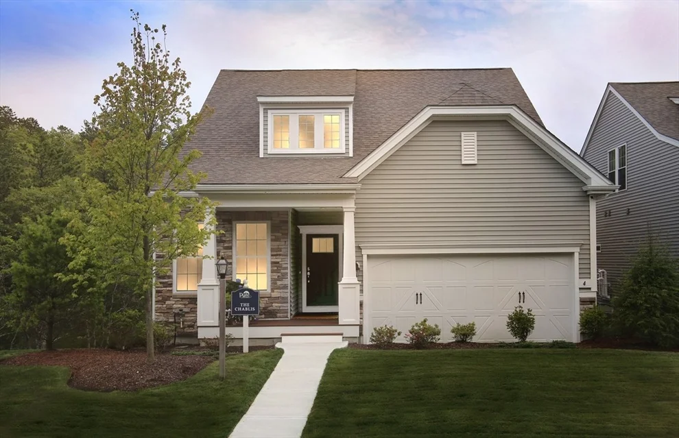 Unit for sale at 20 Sandtrap Circle, Walpole, MA 02081