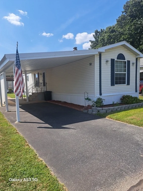 Unit for sale at 58 Holiday Cir, Chicopee, MA 01020
