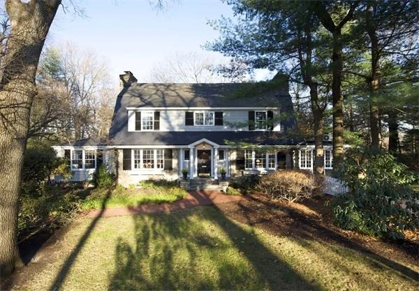 Unit for sale at 9 Hundreds Circle, Wellesley, MA 02481