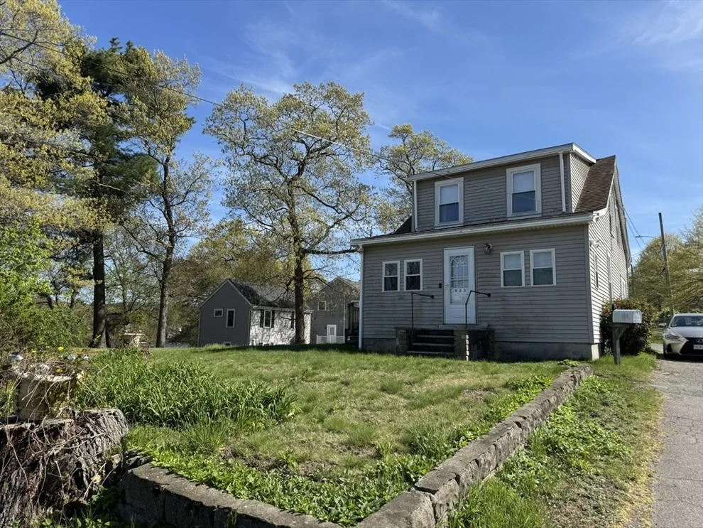 Unit for sale at 925 Washington St, Weymouth, MA 02189