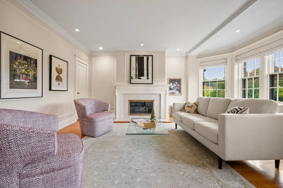 Unit for sale at 250 Commonwealth Ave, Boston, MA 02116