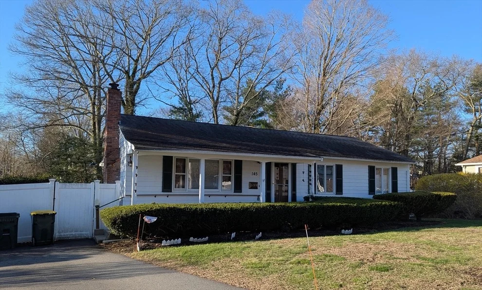 Unit for sale at 145 Pleasant St, Franklin, MA 02038