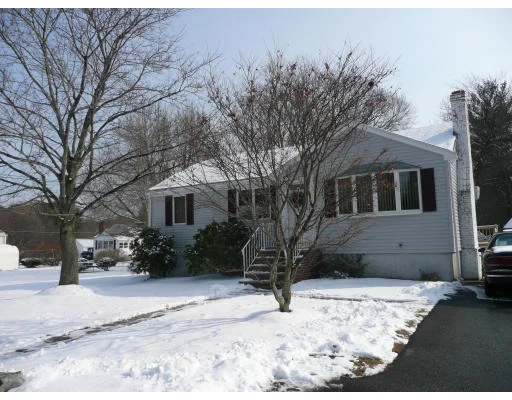 Unit for sale at 4 Sachem Rd, Woburn, MA 01801