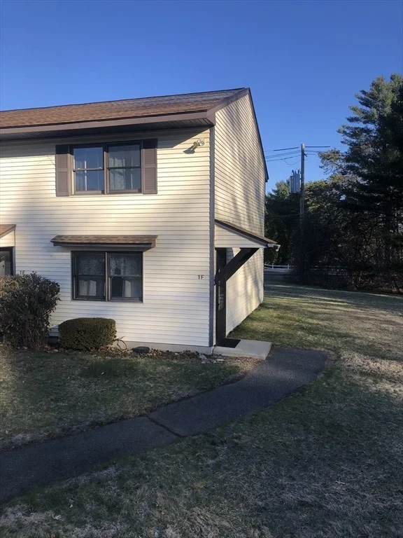 Unit for sale at 742 Daniel Shays Hwy, Athol, MA 01331