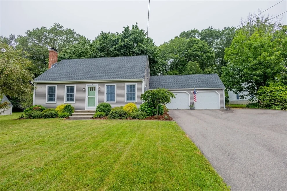 Unit for sale at 14 Charles Drive, Franklin, MA 02038