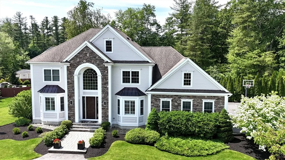 Unit for sale at 6 Little Meadow Way, North Reading, MA 01864
