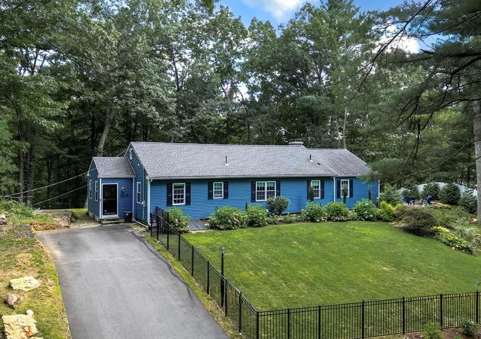 Unit for sale at 17 Gardner Ave, Sturbridge, MA 01566