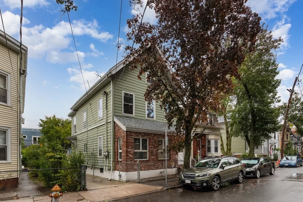 Unit for sale at 42 Howard St, Cambridge, MA 02139