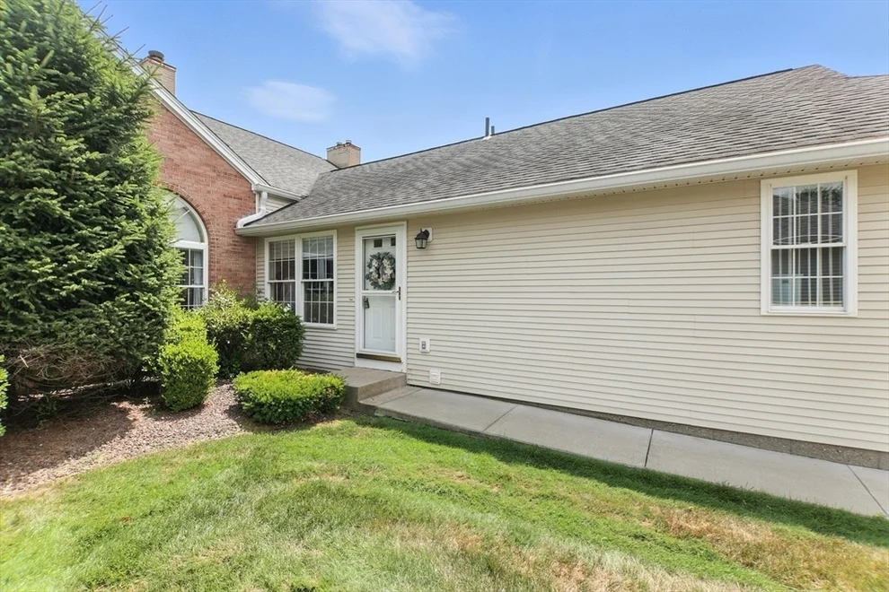 Unit for sale at 17 Castle Hill Rd, Agawam, MA 01001