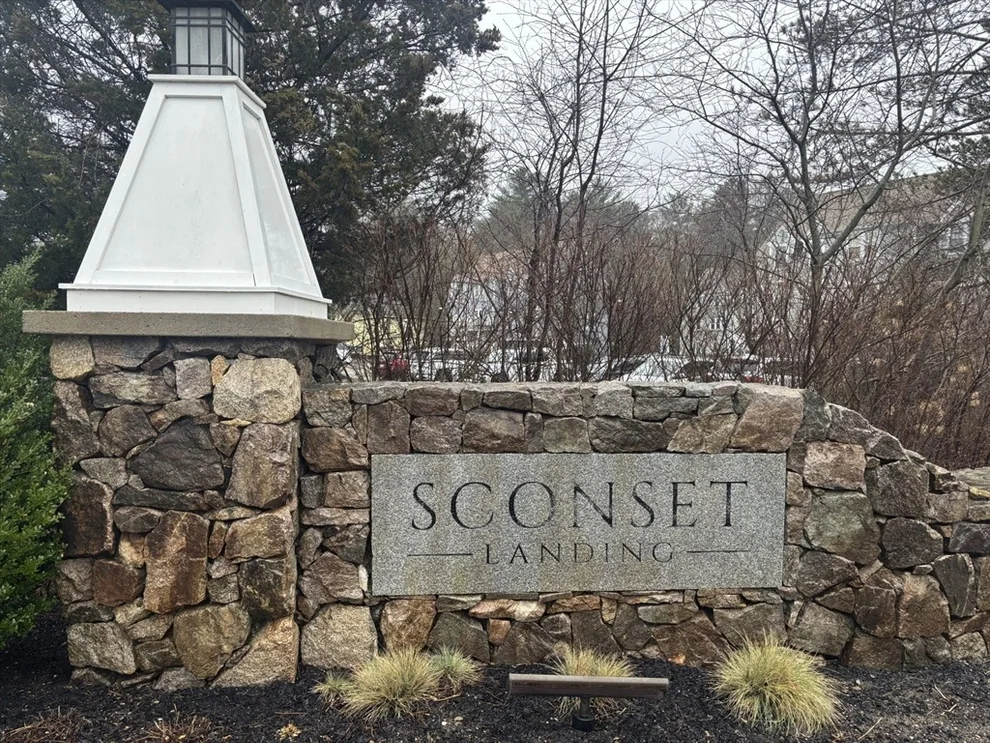 Unit for sale at 4 Longwood Ln, Hanover, MA 02339