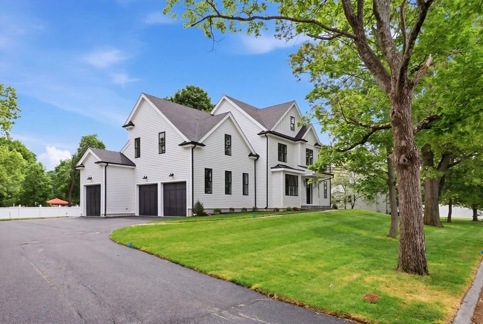 Unit for sale at 37 Maple Street, Lynnfield, MA 01940