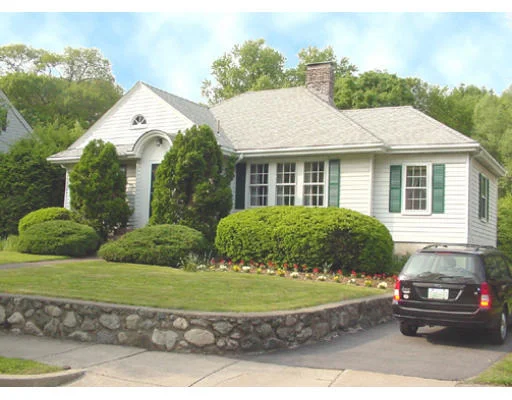 Unit for sale at 10 Stiles Ter, Newton, MA 02459