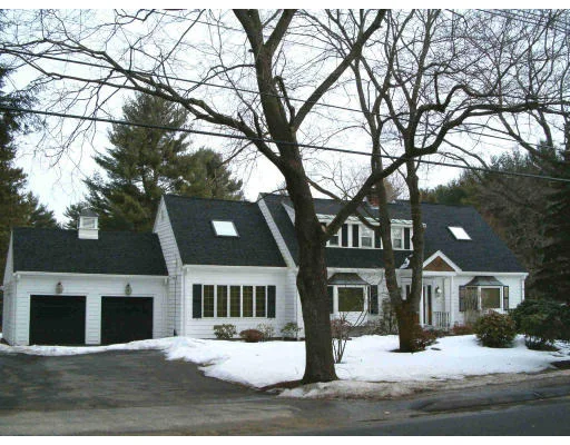 Unit for sale at 319 Lowell Street, Lynnfield, MA 01940