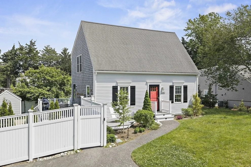Unit for sale at 1146 Ferry St, Marshfield, MA 02050